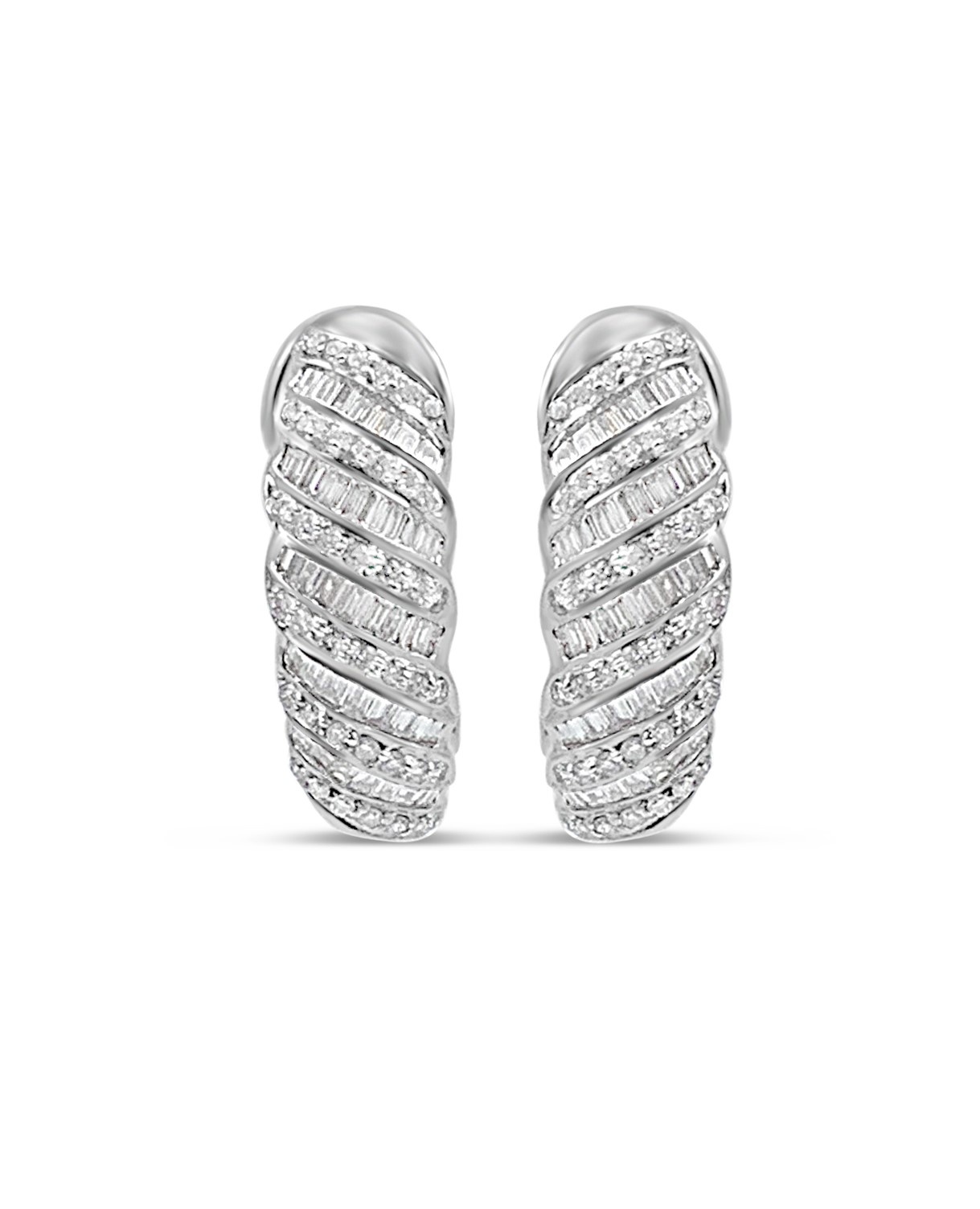 18k white gold earrings with 2,52ct diamonds