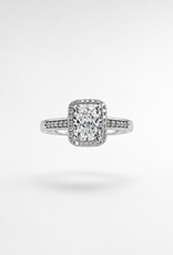 18k white gold engagement ring with 0,93ct lab diamonds