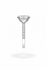 18k white gold engagement ring with 2,50ct lab diamonds