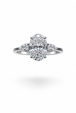 18k white gold engagement ring with 2,39 ct lab diamonds