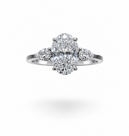 18k white gold engagement ring with 2,39 ct lab diamonds
