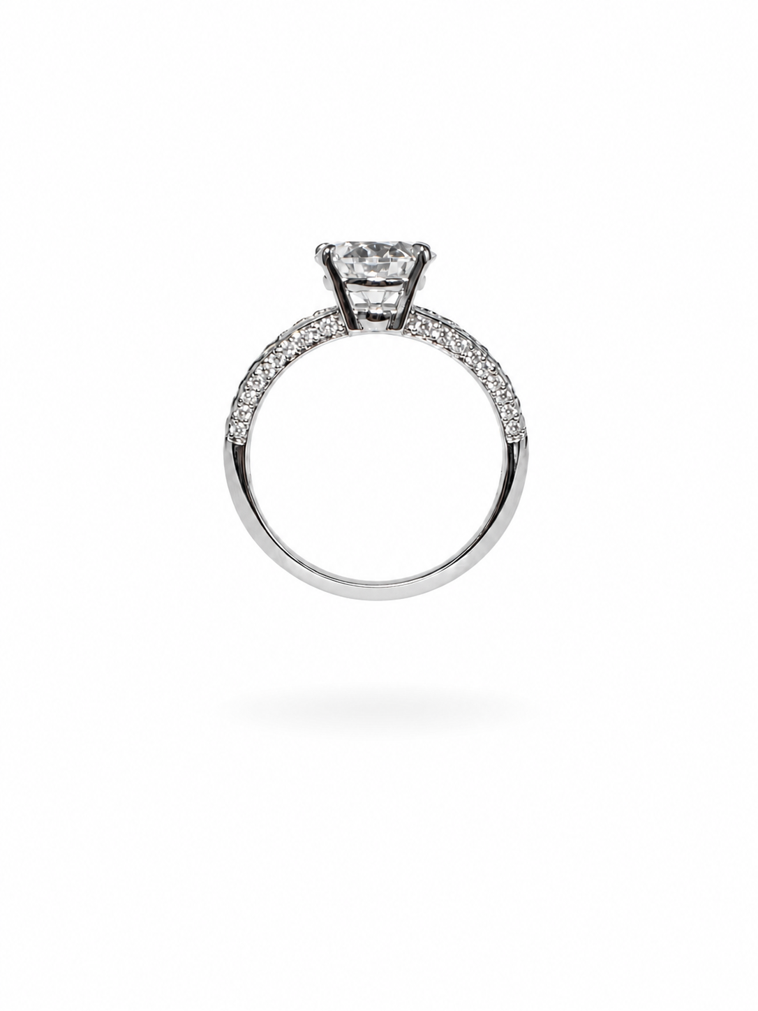 18k white gold engagement ring with 2,81 ct lab diamonds