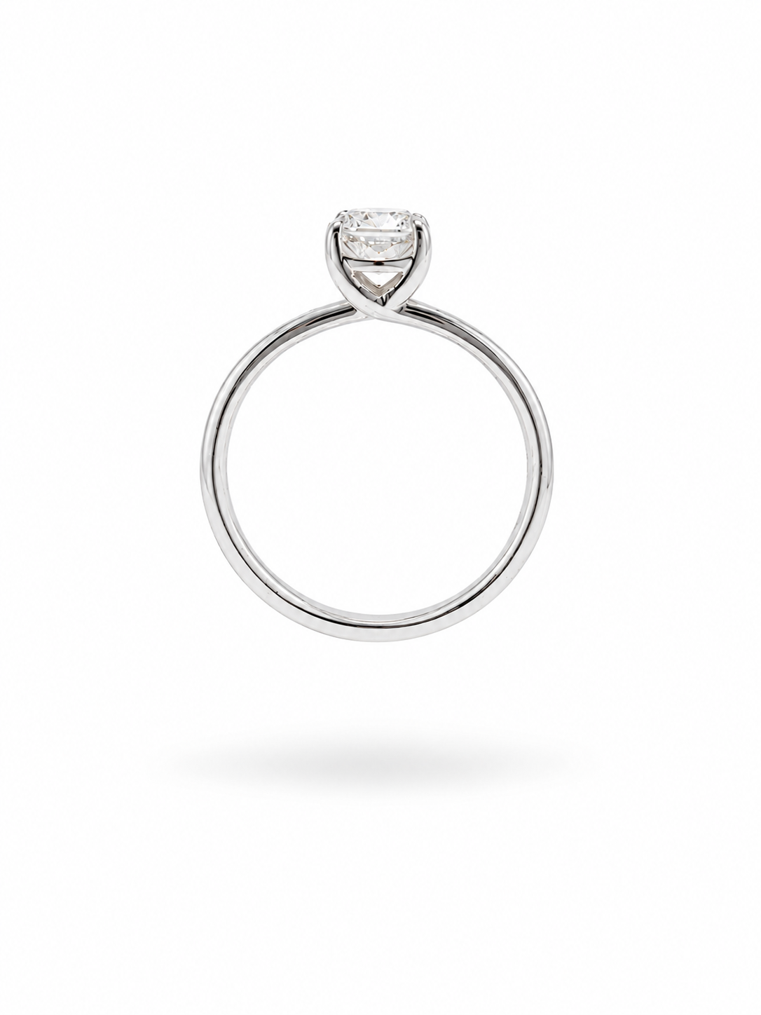18k white gold engagement ring with 1,02 ct lab diamond