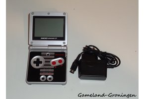 Gameboy Advance SP met Oplader (NES Edition)