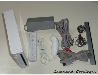 Nintendo Wii with Controller, Nunchuk & Wiring (White)