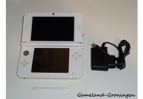 Nintendo 3DS XL met Stylus & Oplader (Pikachu Limited Edition)