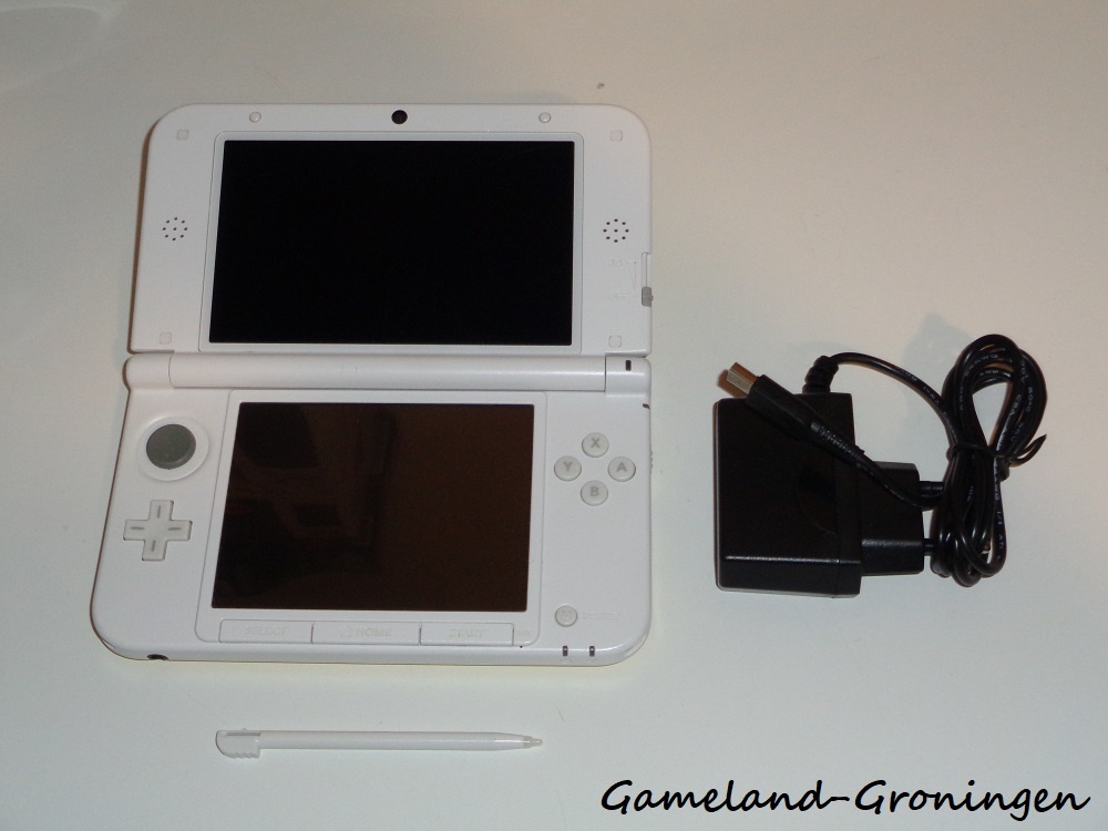 Nintendo 3DS XL with Stylus & Charger (Pikachu Limited Edition)