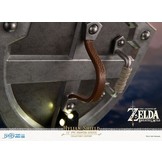 The Legend of Zelda - Breath of the Wild Hylian Shield Collector's Edition PVC Statue 29 cm