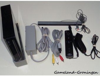 Nintendo Wii with Controller, Nunchuk & Wiring (Black)