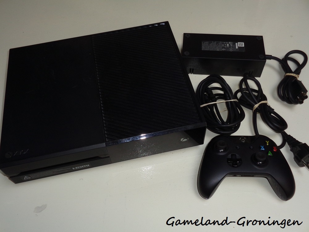 Xbox One 500GB with Controller & Wired