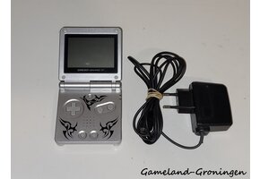 Gameboy Advance SP met Oplader (Zilver Tribal)