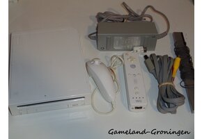 Nintendo Wii with Controller, Nunchuk & Wiring (White)