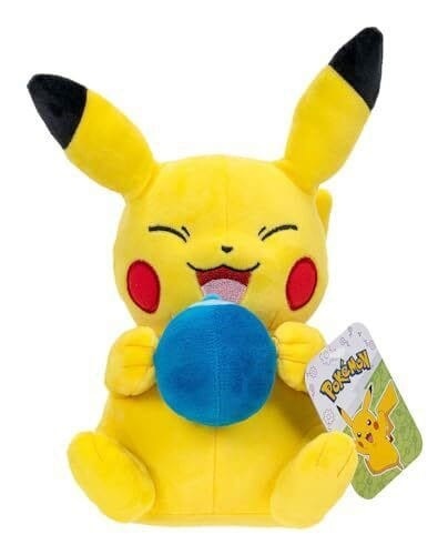 Pokémon - Pikachu with Oran Berry Accy Knuffel 20 cm