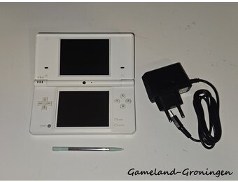 Nintendo DSi with Stylus & Charger (White)
