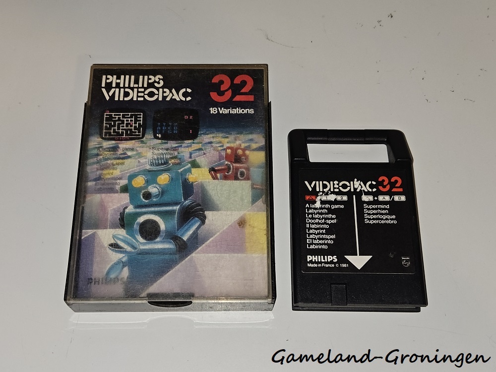 32: A Labyrinth Game (Boxed)