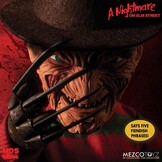A Nightmare on Elm Street - Mega Scale Freddy Kreuger Talking Action Figure 38 cm