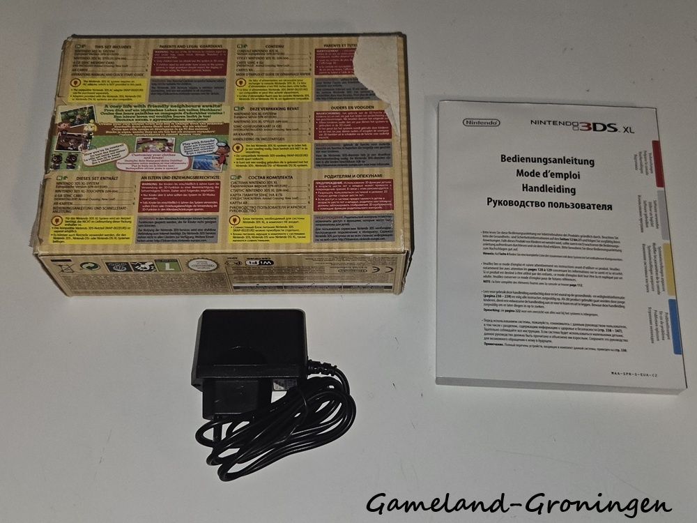 Nintendo 3DS XL Console Animal Crossing Limited Edition + Animal Crossing: New Leaf (Boxed)
