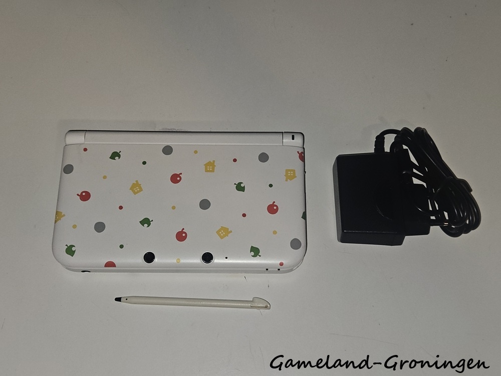 Nintendo 3DS XL Console Animal Crossing Limited Edition + Animal Crossing: New Leaf (Boxed)