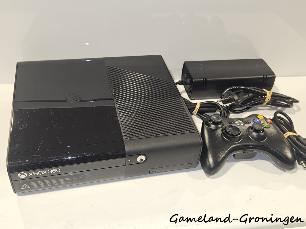 Xbox 360 New Slim 250GB met Controller & Bedrading (Boxed)
