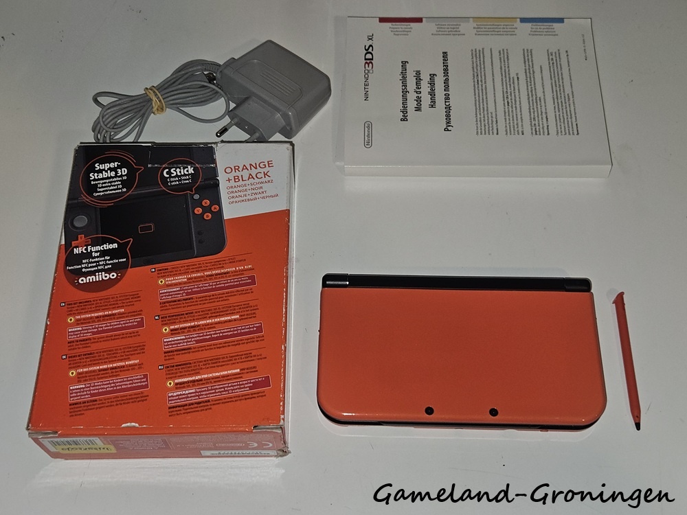 New Nintendo 3DS XL met Stylus & Oplader (Boxed, Oranje/Zwart)
