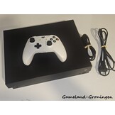 Xbox One X 1 TB met 1 Controller & Bedrading