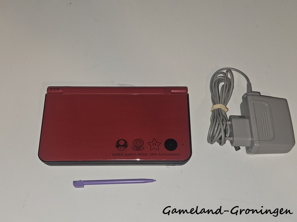 Nintendo DSi XL met Stylus & Oplader (Mario Red Mario 25th Anniversary Edition)
