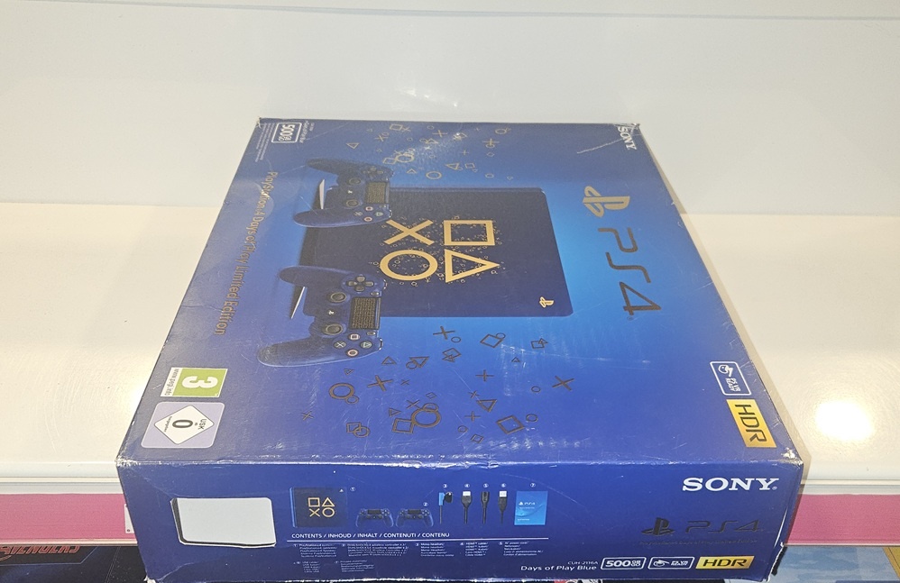 PlayStation 4 Slim 500GB Days of Play Limited Edition met 2 Controllers & Bedrading