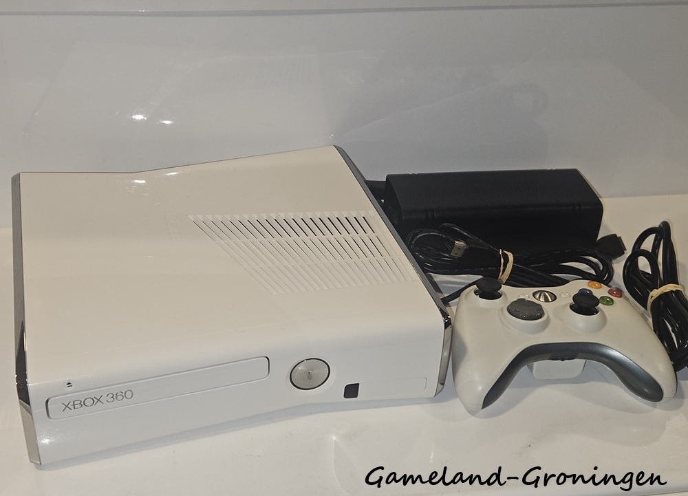 Xbox 360 Slim 4GB with Controller & Wired (White)