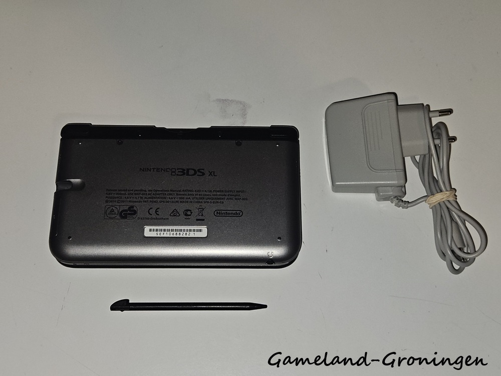 Nintendo 3DS XL met Stylus & Oplader (Zilver)