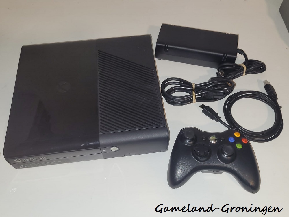 Xbox 360 New Slim 250GB with Controller & Wiring