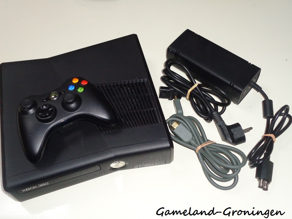 Xbox 360 Slim 320GB met Controller & Bedrading (Mat)
