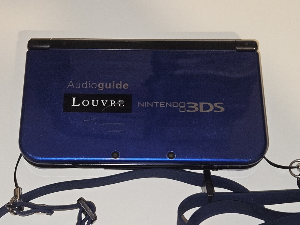 New Nintendo 3DS XL Audio Guide Louvre Limited Edition