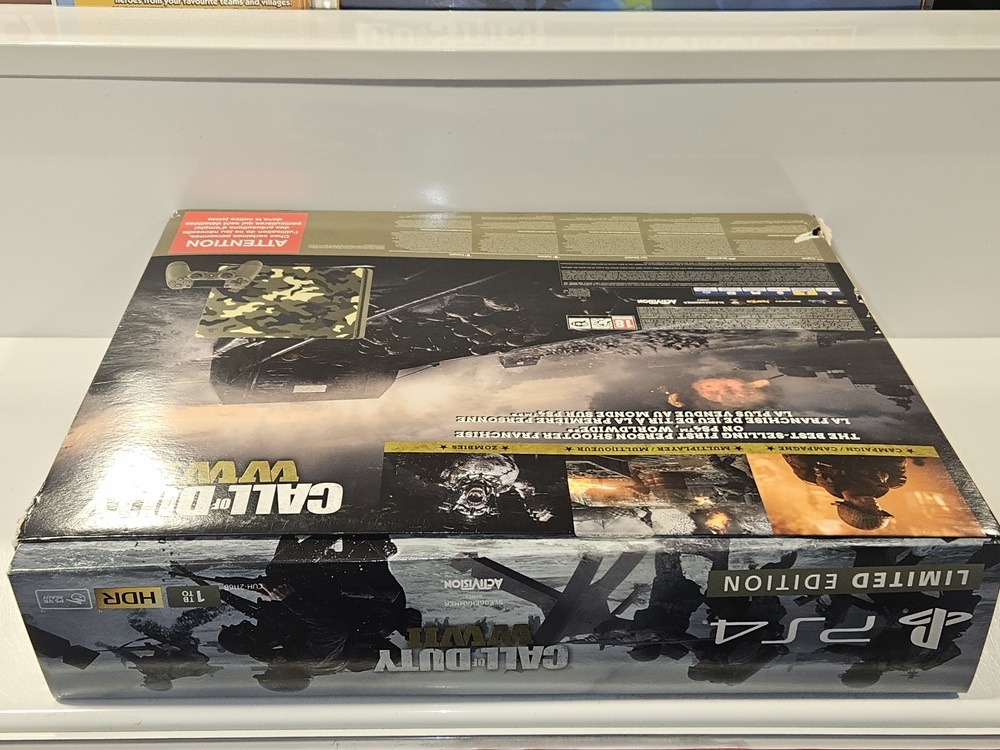 PlayStation 4 Slim 1TB met Controller & Bedrading (Boxed, Camo Edition)