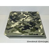 PlayStation 4 Slim 1TB met Controller & Bedrading (Boxed, Camo Edition)