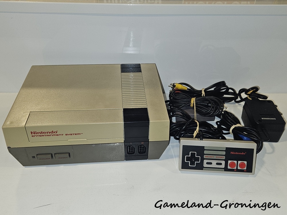 Nintendo NES met Controller & Bedrading