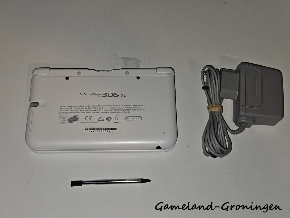 Nintendo 3DS XL with Stylus & Charger (White)