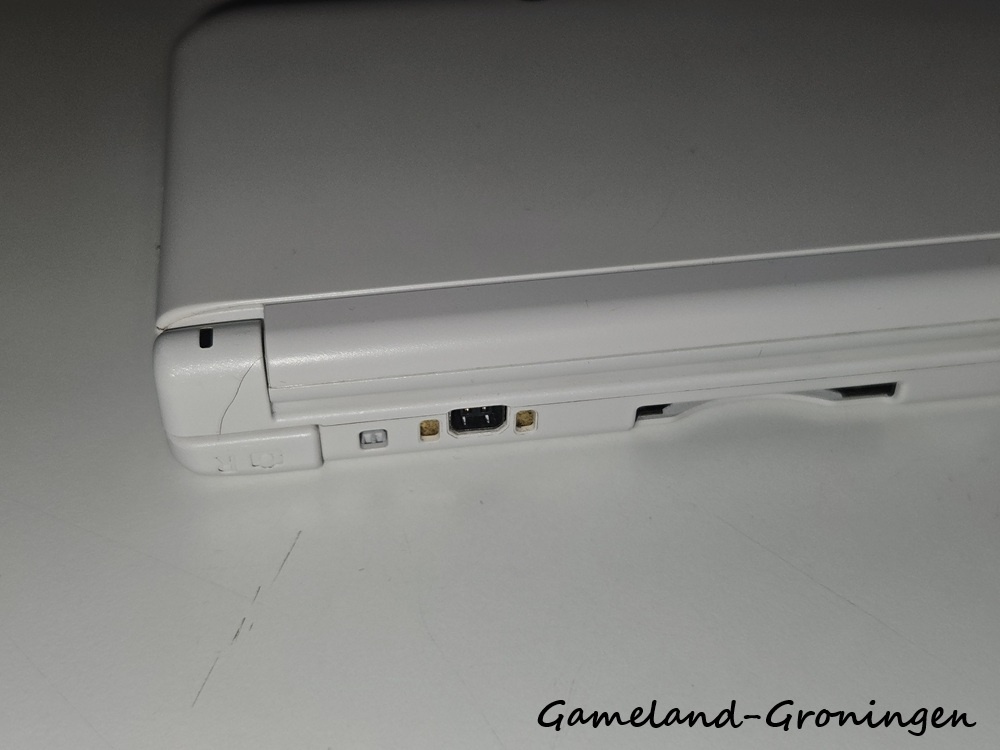 Nintendo 3DS XL with Stylus & Charger (White)