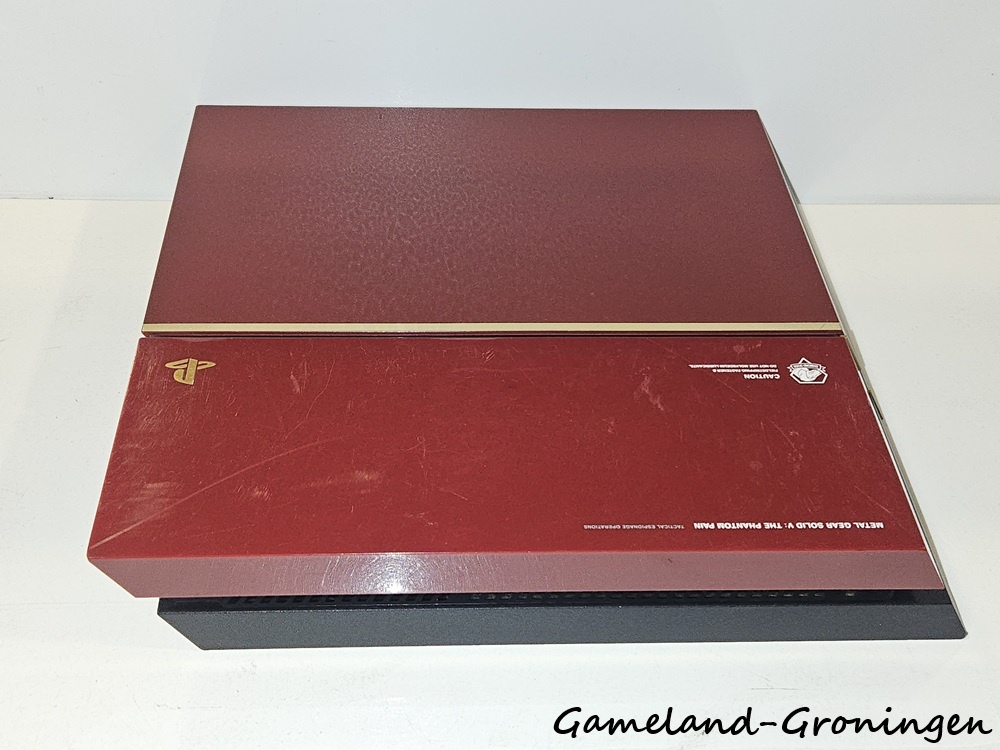 PlayStation 4 500GB Metal Gear Solid V The Phantom Pain Edition met Controller & Bedrading