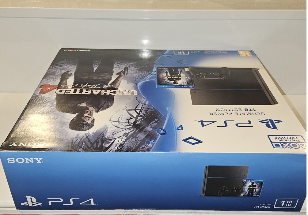 PlayStation 4 1TB met Controller, Uncharted 4 & Bedrading (Compleet)