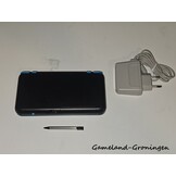 New Nintendo 2DS XL with Stylus & Charger (Black/Blue)