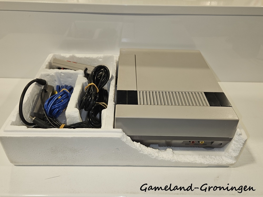 Nintendo NES Control Deck - Super Mario Bros 2 Edition (Boxed)