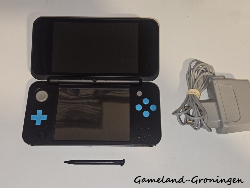 New Nintendo 2DS XL met Stylus & Oplader (Zwart/Blauw)