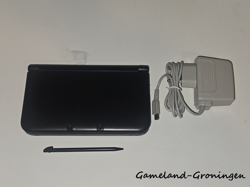 Nintendo 3DS XL with Stylus & Charger (Black)