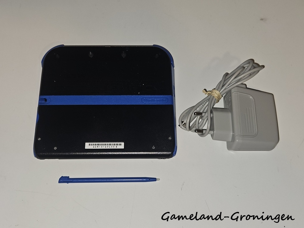 Nintendo 2DS with Stylus & Charger (Blue/Black)