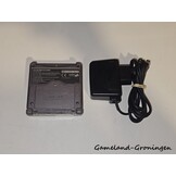 Gameboy Advance SP met Oplader (NES Edition)