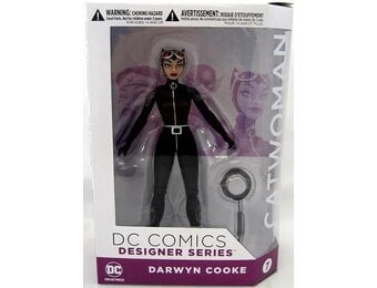 DC Comics Designer Series - Darwyn Cooke Catwoman Action Figure 18 cm