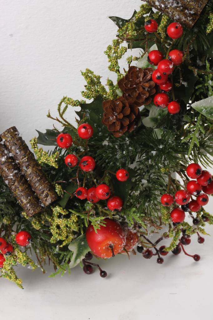 Christmas wreath with appel, red berries, cones, ivy (frozen ice) Ø 21cm/37cm