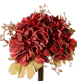Mixboeket 'Dusty', met 3 dahlia's, 1 hortensia, 3 bessentoeven & 3 bladeren, 27 cm