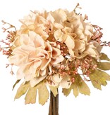 Ramo mixto 'Dusty', con 3 dalias, 1 hortensia, 3 racimos de bayas y 3 hojas, 27 cm