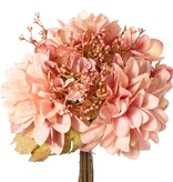 Mixboeket 'Dusty', met 3 dahlia's, 1 hortensia, 3 bessentoeven & 3 bladeren, 27 cm